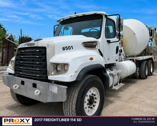 Image of Freightliner 114SD equipment image 1