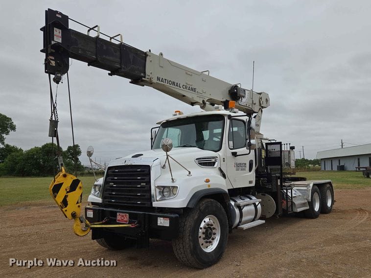 2017 Freightliner 114SD Equipment Image0