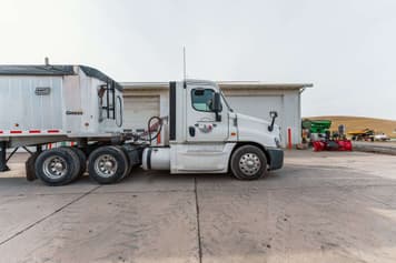 Main image Freightliner Cascadia 120