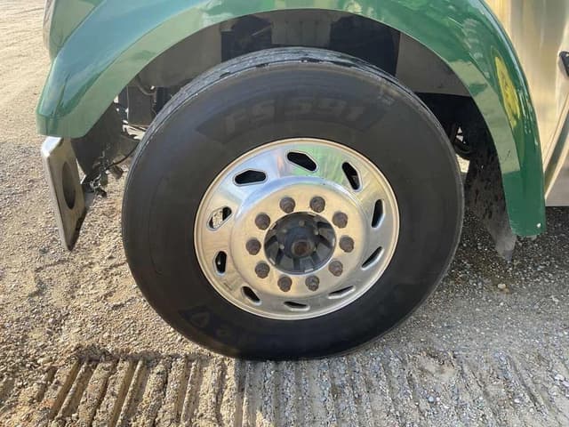 Image of Freightliner 1225D equipment image 3