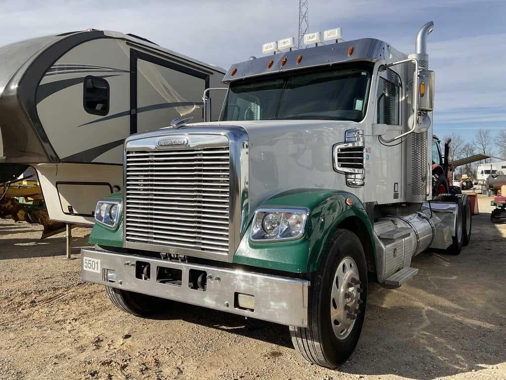 Image of Freightliner 122SD Primary image