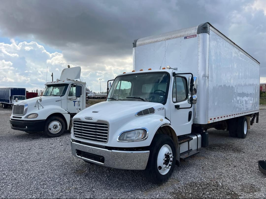 Image of Freightliner Business Class M2 106 Primary Image