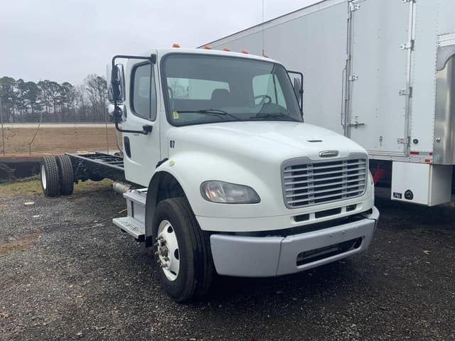 Image of Freightliner Business Class M2 106 equipment image 2