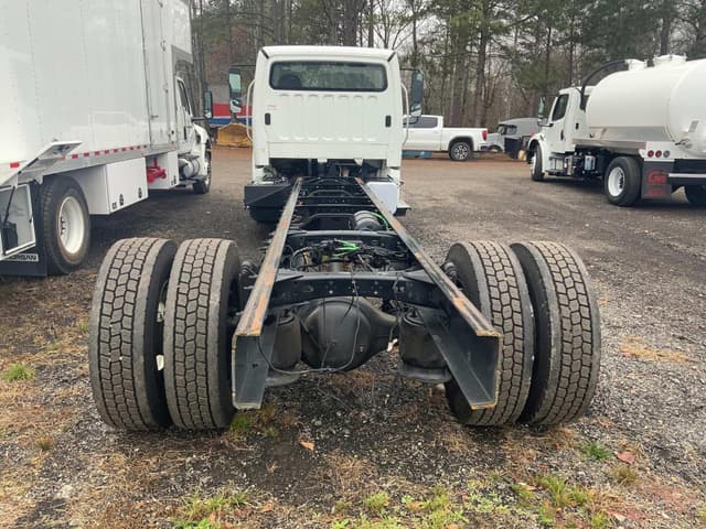 Image of Freightliner Business Class M2 106 equipment image 3