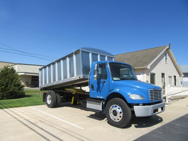 Image of Freightliner Business Class M2 106 equipment image 1