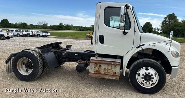 Image of Freightliner Business Class M2 106 equipment image 3