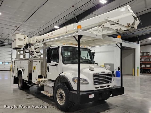 Image of Freightliner Business Class M2 equipment image 2