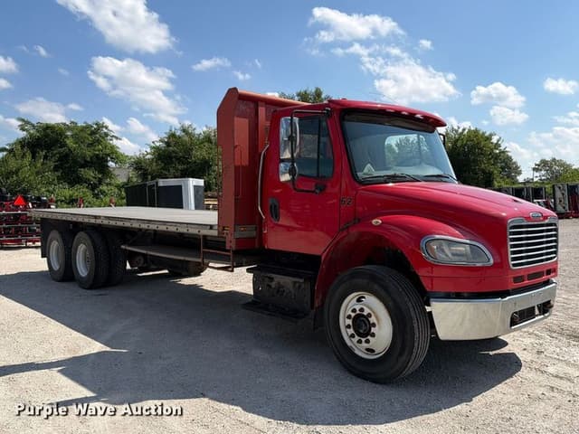 Image of Freightliner Business Class M2 equipment image 2