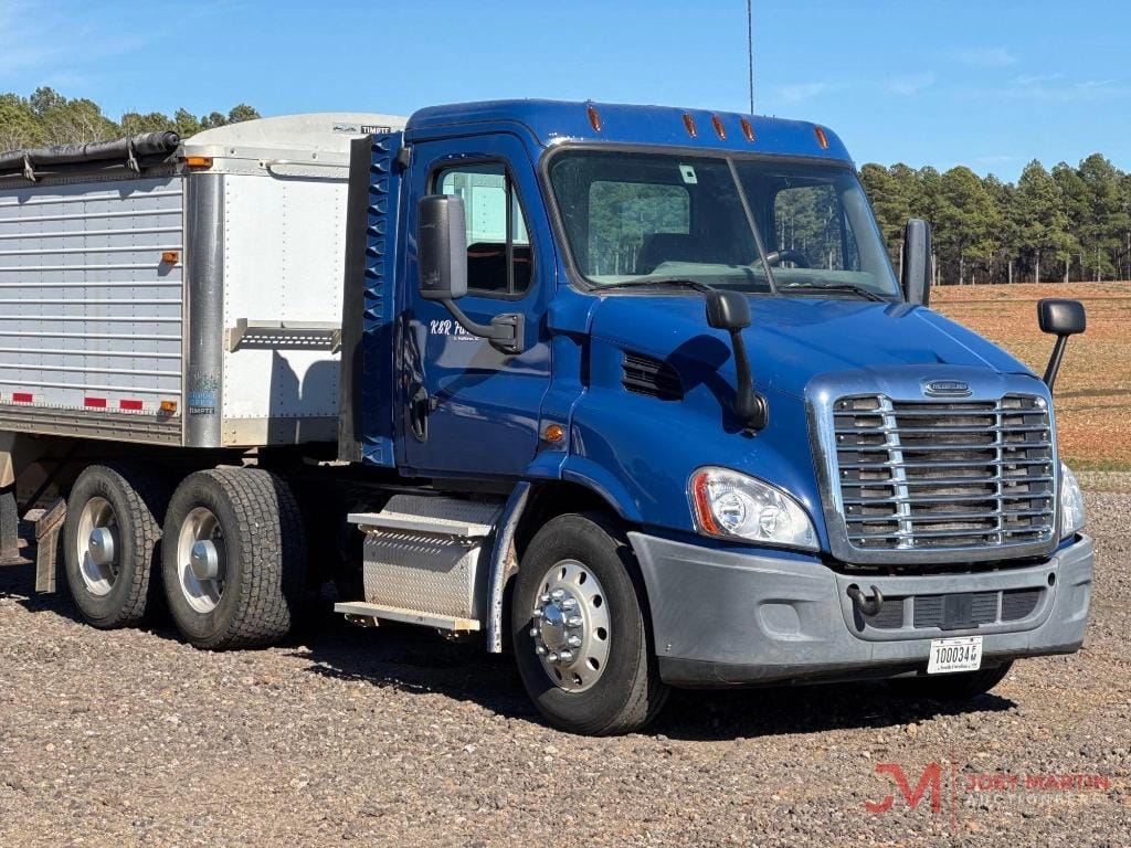 2017 Freightliner Cascadia 113 Equipment Image0