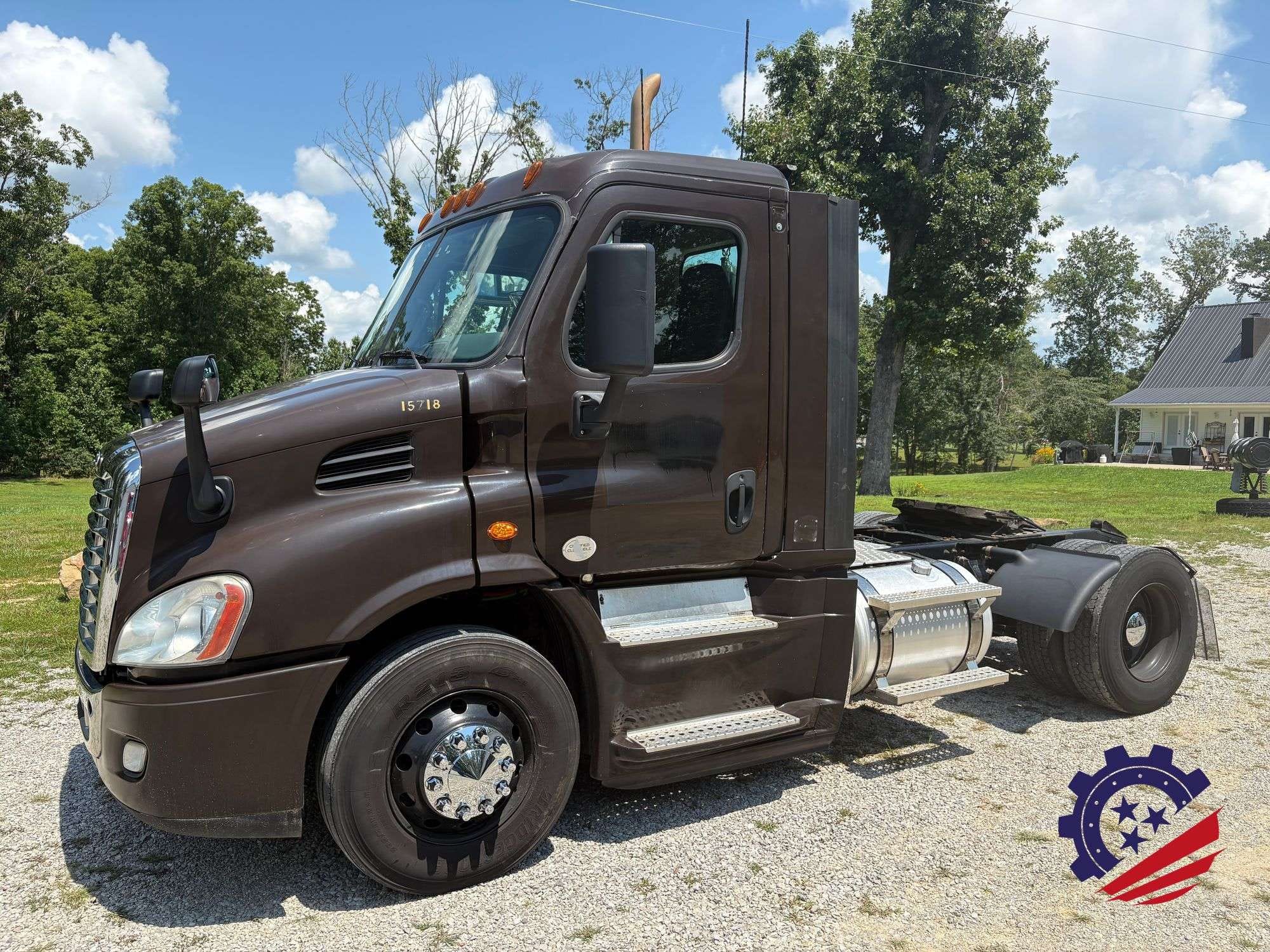 2017 Freightliner Cascadia 113 Equipment Image0