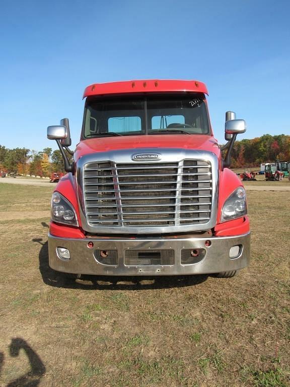 Image of Freightliner Cascadia 125 equipment image 1