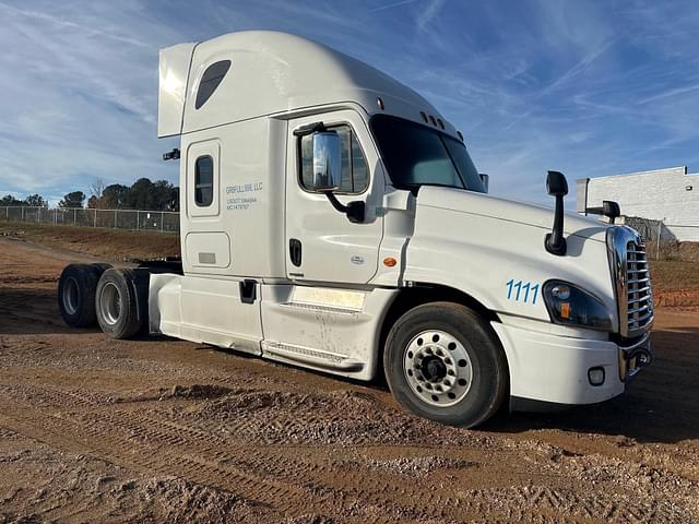 Image of Freightliner Cascadia 125 equipment image 1