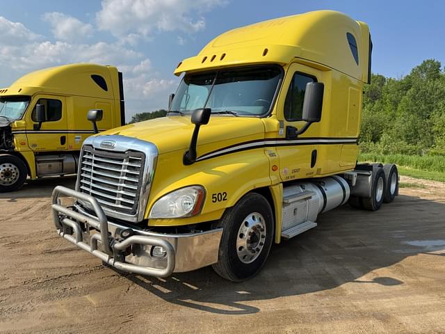 Image of Freightliner Cascadia 125 equipment image 1