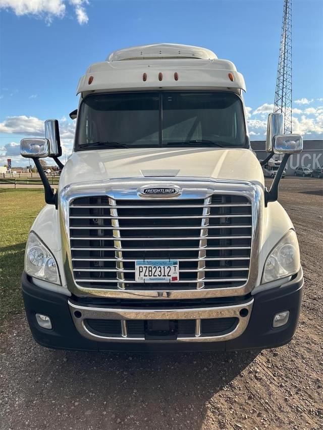 Image of Freightliner Cascadia 125 equipment image 1