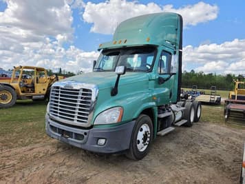 Main image Freightliner Cascadia 125