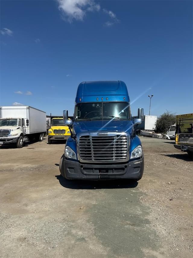 Image of Freightliner Cascadia 125 equipment image 1