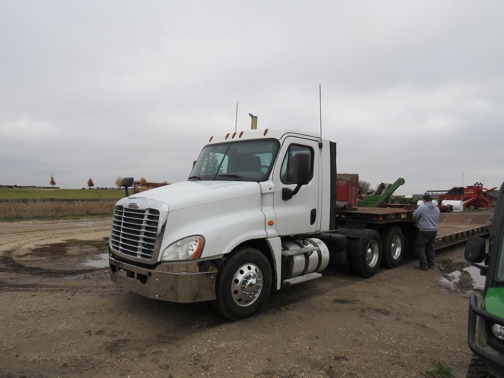 Image of Freightliner Cascadia 125 Primary image