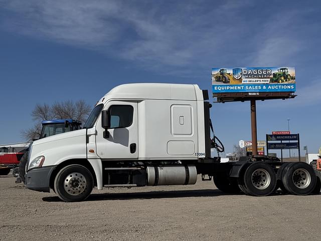 Image of Freightliner Cascadia 125 equipment image 1