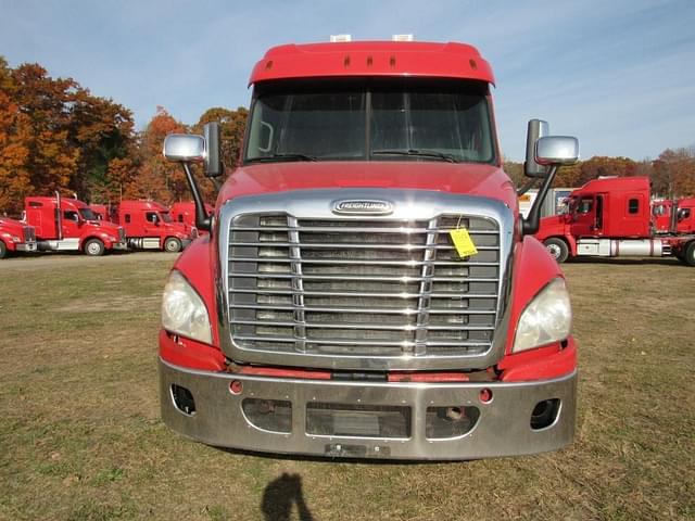 Image of Freightliner Cascadia 125 equipment image 1