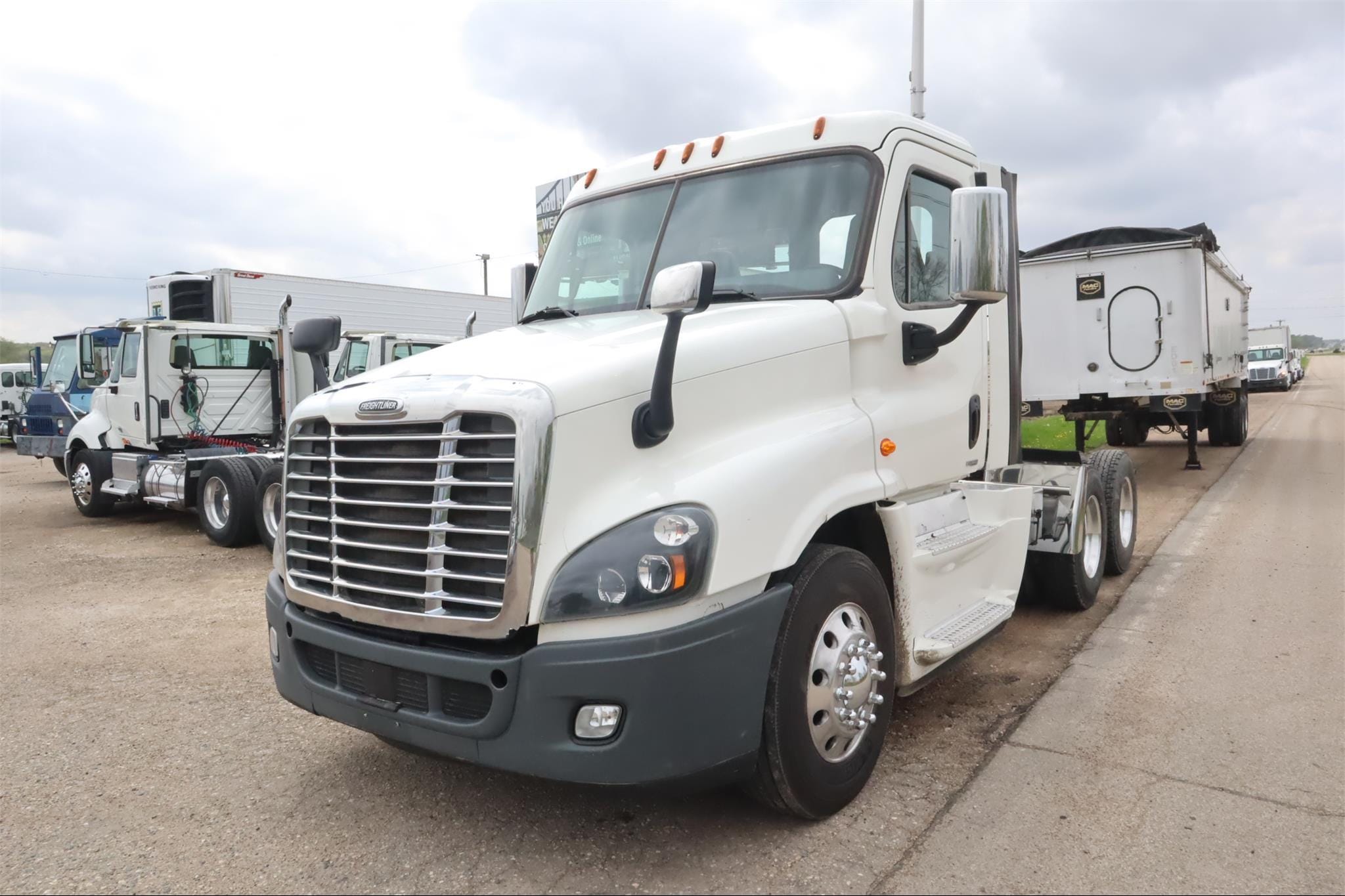 Main image Freightliner Cascadia 125