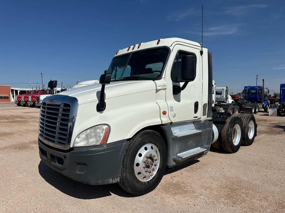 Image of Freightliner Cascadia 125 Primary image