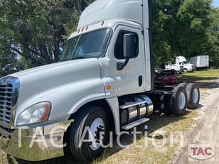 Main image Freightliner Cascadia 125