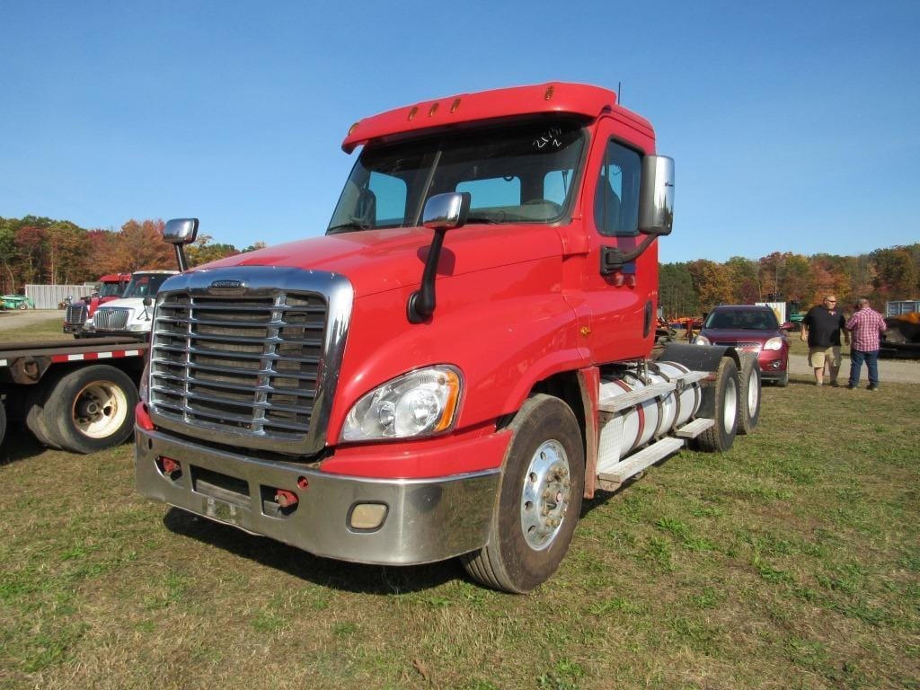 Main image Freightliner Cascadia 125