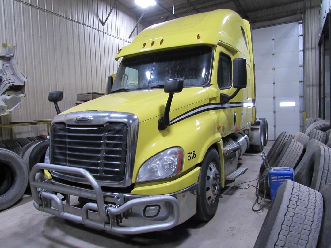 Image of Freightliner Cascadia 125 Primary image