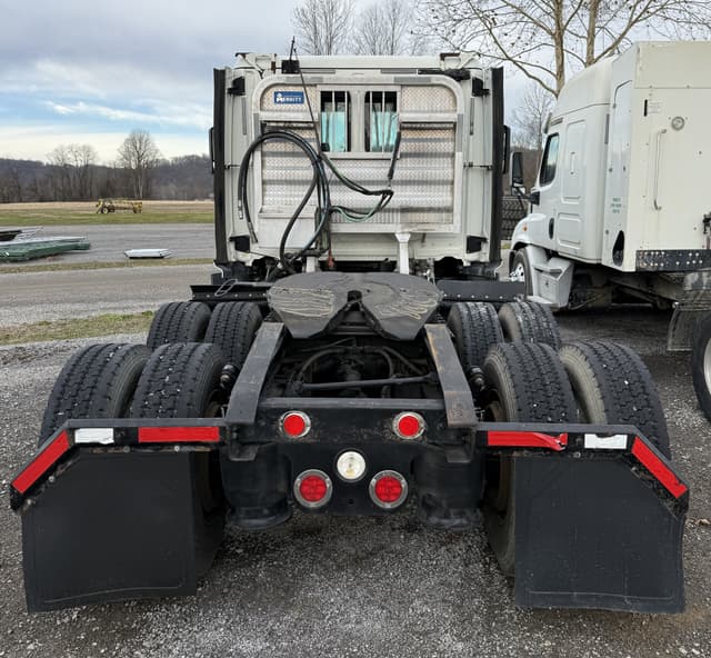 Image of Freightliner Cascadia 125 Evolution equipment image 4