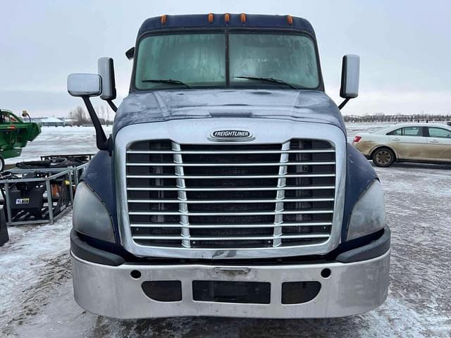 Image of Freightliner Cascadia 125 equipment image 1