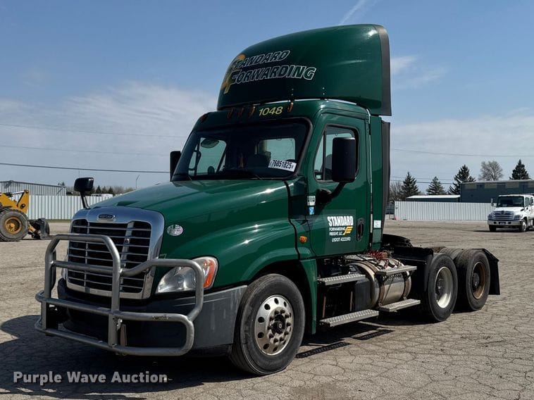 2017 Freightliner Cascadia 125 Equipment Image0