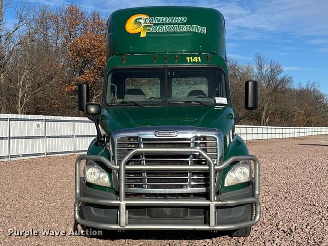 Image of Freightliner Cascadia 125 equipment image 1