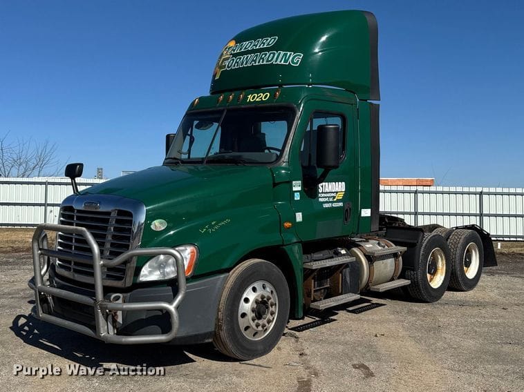 2017 Freightliner Cascadia 125 Equipment Image0