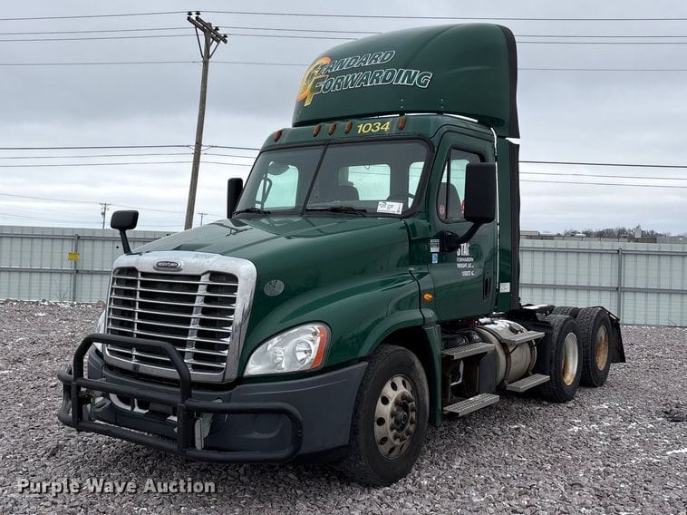 2017 Freightliner Cascadia 125 Equipment Image0