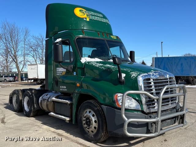 Image of Freightliner Cascadia 125 equipment image 2