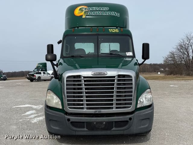 Image of Freightliner Cascadia 125 equipment image 1