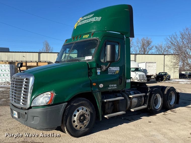 2017 Freightliner Cascadia 125 Equipment Image0