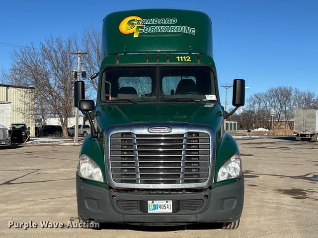 Image of Freightliner Cascadia 125 equipment image 1