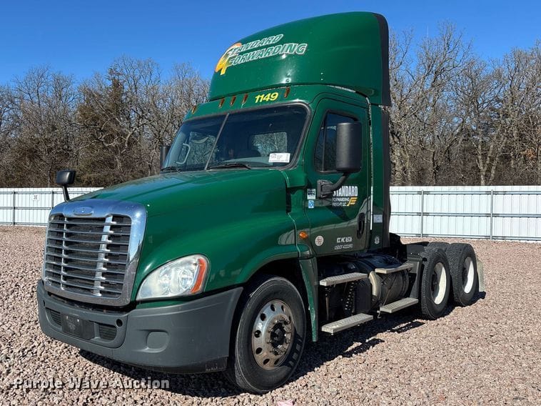 2017 Freightliner Cascadia 125 Equipment Image0