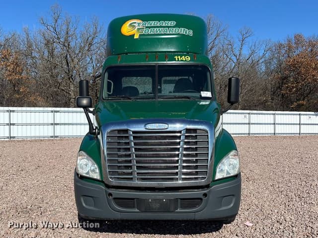 Image of Freightliner Cascadia 125 equipment image 1