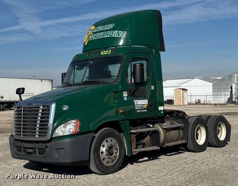 2017 Freightliner Cascadia 125 Equipment Image0