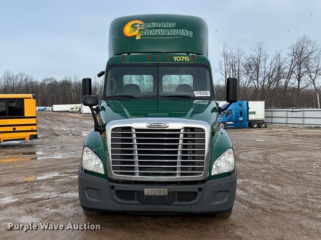 Image of Freightliner Cascadia 125 equipment image 1