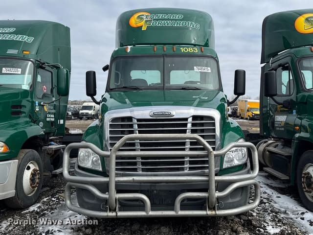 Image of Freightliner Cascadia 125 equipment image 1