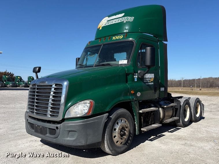 2017 Freightliner Cascadia 125 Equipment Image0