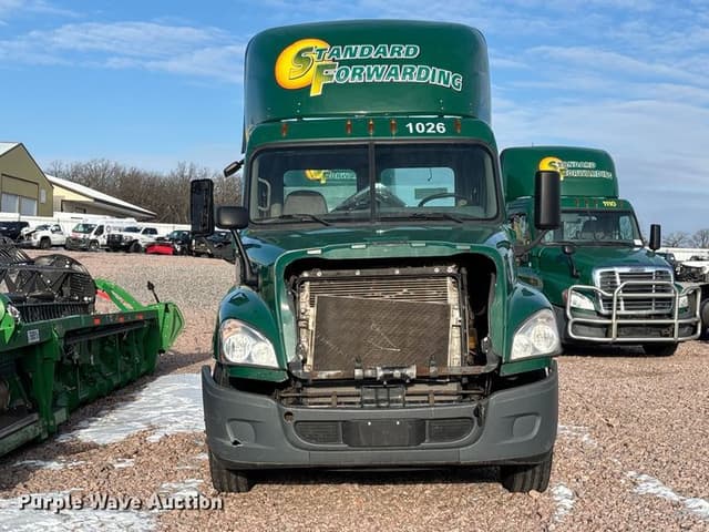Image of Freightliner Cascadia 125 equipment image 1