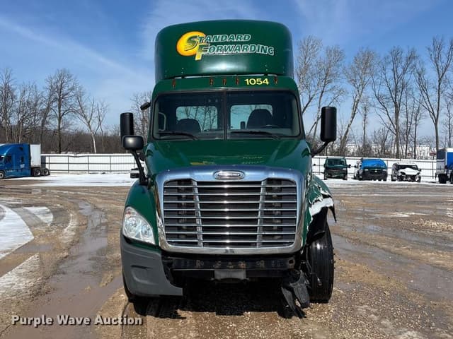 Image of Freightliner Cascadia 125 equipment image 1