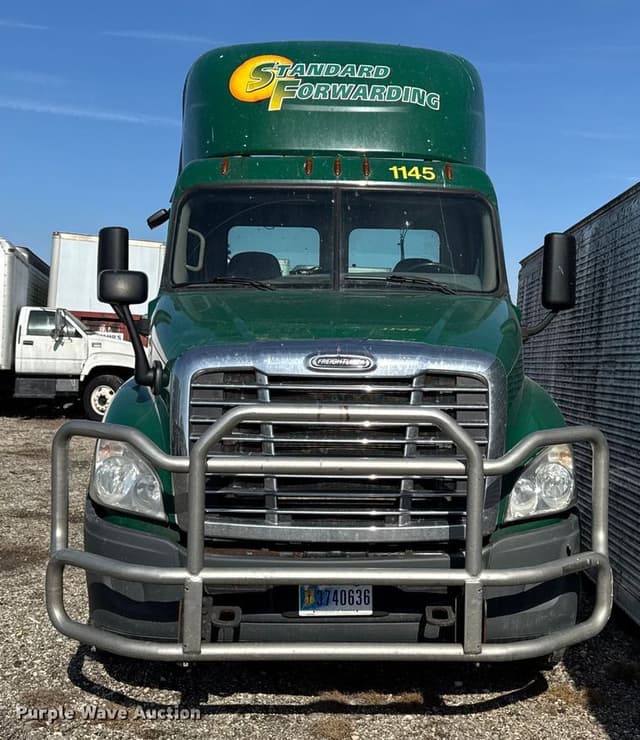 Image of Freightliner Cascadia 125 equipment image 1