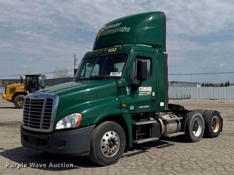 2017 Freightliner Cascadia 125 Equipment Image0