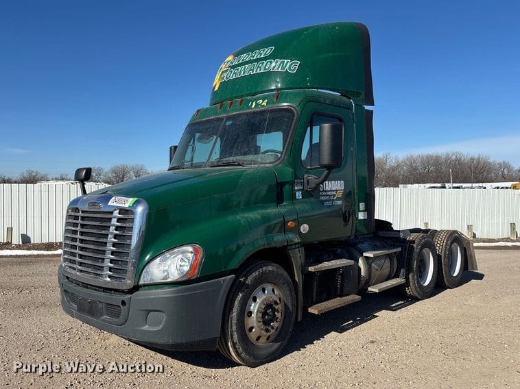 2017 Freightliner Cascadia 125 Equipment Image0