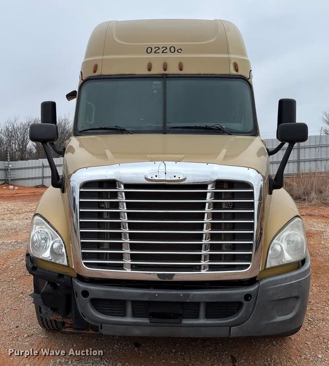 Image of Freightliner Cascadia 125 equipment image 1